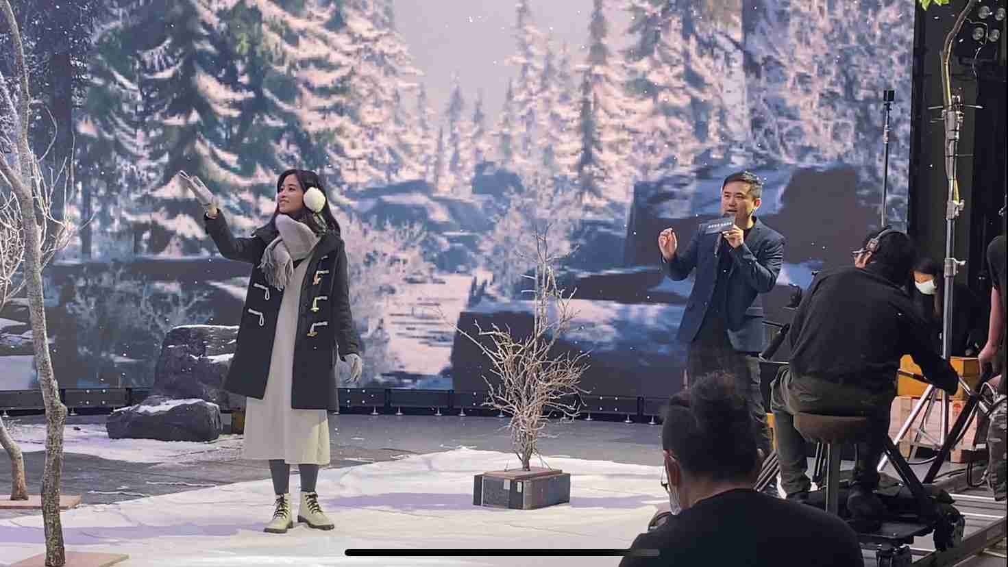 红龙扑克以ALED先进显屏技术，，，，与金马奖视觉特效团队“再现影像”携手合作打造LED虚拟摄影棚，，提供沉浸式表演体验，，，并精简拍摄成本与时间